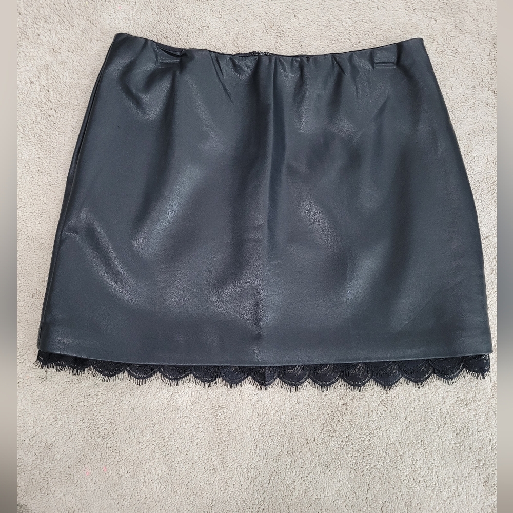 Womens Large Elegant Black Lace Trim Skirt
